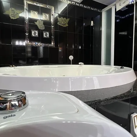 Casa Duende En De Con Piscina Apartamento